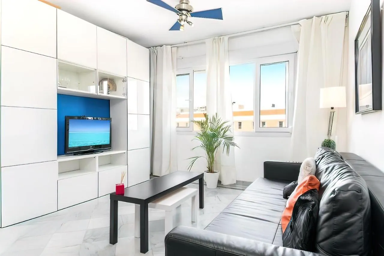 Lejlighed Lovely Suite With River Views And Parking Málaga